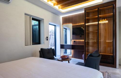 Western Province Resort | Under Las palmas Alula