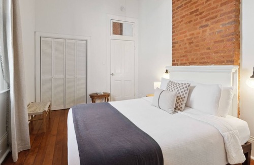 Garden District House | Under The Oaks 1 - NOLA 2BR/1BA