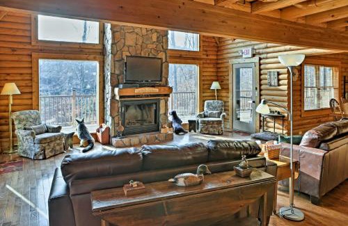Henryville House | Underwood Home with 40 Acres Fire Pit, Private Lake
