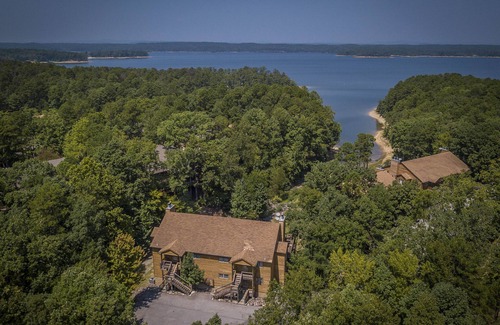 Mount Ida Condo | Unforgetable Large 2BR, 2Bath, lake access condo on Lake Ouachita with lake view