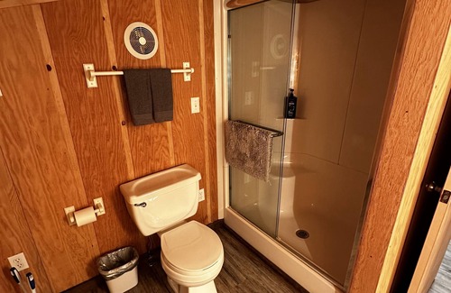 Williamson County Cabin | Unique 3BR Cabin on Private 65 acres - Eclipse Retreat