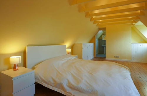 Ipswich House | Unique 5BD Farm House Perfect for Relaxing