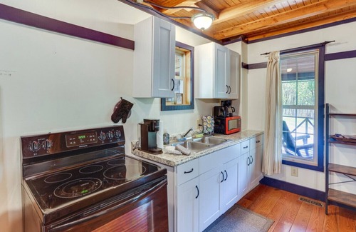 Taswell Cabin | Unique Castle Cabin Near Patoka!