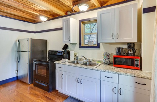 Taswell Cabin | Unique Castle Cabin Near Patoka!