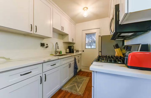 Elysian Heights House | Unique Echo Park Bungalow Hideaway 3BR/2Bth +Patio