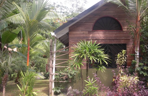 Cahuita House | Unique house with king bed and air-con, 3 minutes walk from the beach