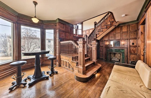 Southmoreland Apartment | Unique Kansas City Apartment about 3 Mi to Downtown!