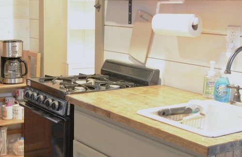 Tigerville Cabin | Unique Off Grid Cabin|Pet Friendly|Secluded