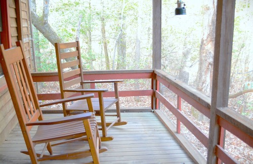 Tigerville Cabin | Unique Off Grid Cabin|Pet Friendly|Secluded