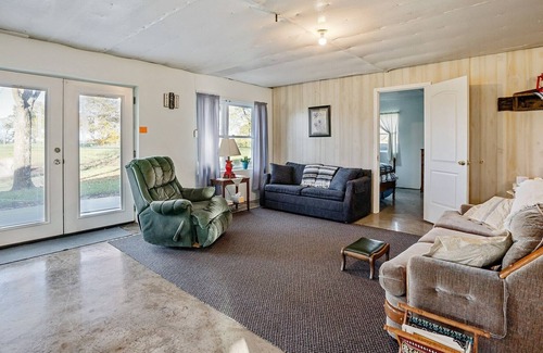 Salem Cottage | Unique Relaxing Getaway With Country Lodging 3 Bedroom Cottage by Redawning