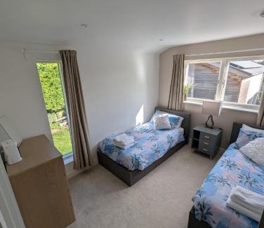 Weyhill House | Unique, Spacious, Self-Built Eco Home with huge garden and movie room