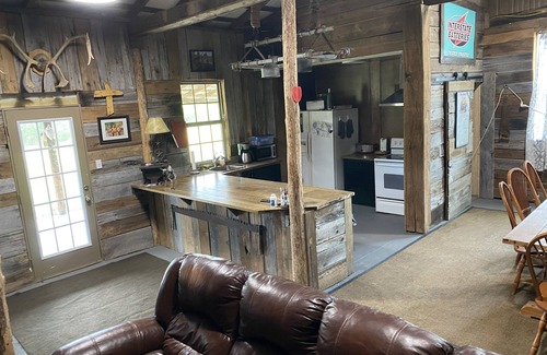 Scottsboro Cabin | Unique Sportsman's Lodge surrounded by North Sauty Waterfowl Refuge acres.