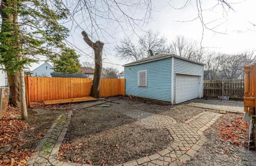 Highland Square Apartment | Unit 1 at Oilgate at Oakdale