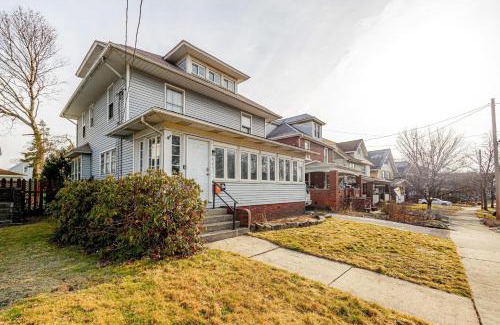 Highland Square Apartment | Unit 1 at Oilgate at Oakdale