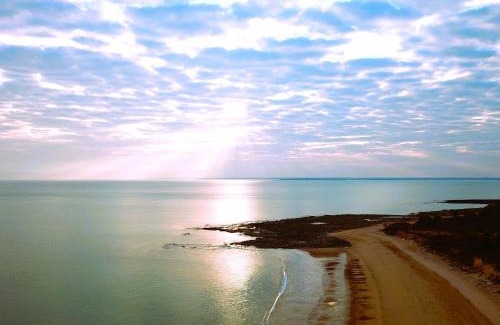 Wagait Beach Apartment | Unit 2 Golden Sands Retreat