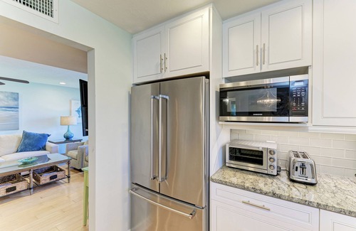 Longboat Key Condo | Unit #215 Sand Cay Beach Resort Gulf View