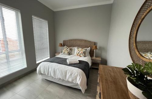 Struisbaai Apartment | Unit 8 Alwil Ocean View Villa