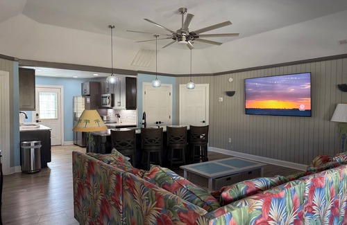 Myrtle Beach Cottage | UNIT 85: FAMILY SIZED UNIT CLOSE TO BEACH, SMALL RESTAURANTS, BARS, GOLF COURSES
