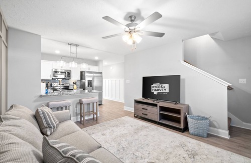 Clarksville House | Unit #908 Peachers Place Townhomes!