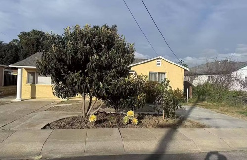 Centerville House | Unit A - The Cozy Home