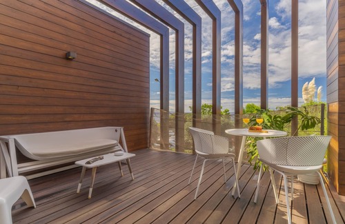 Jardim do Mar Villa | Unit with shared Pool and Sea Views At Hub Of The Village, Biologic Cropland