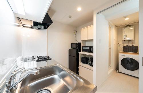 Higashi Apartment | Universe