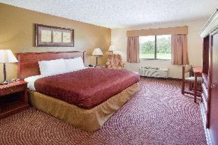 Boiling Springs Hotel | University Inn
