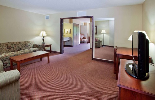 Boiling Springs Hotel | University Inn