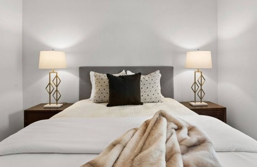 University Hotel | University Serenity Suites