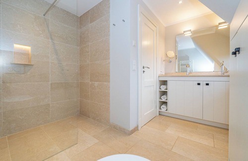 Wenningstedt-Braderup House | Unverbauter Blick ins Wäldchen, ein Tolles Mittelhausteil für 6 Personen, in Wen