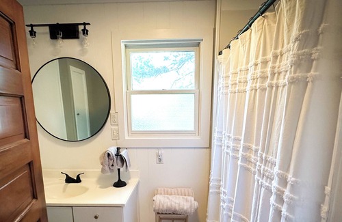 Franklin Grove House | “Unwind and Recharge at Our Serene Getaway: Your Perfect Retreat Awaits!"