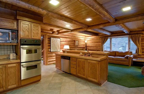 June Lake Cabin | Unwind at the Yosemite Gateway Chalet this Fall - Special Rates Now!