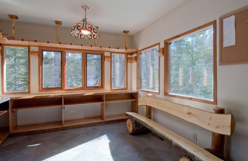 June Lake Cabin | Unwind at the Yosemite Gateway Chalet this Fall - Special Rates Now!