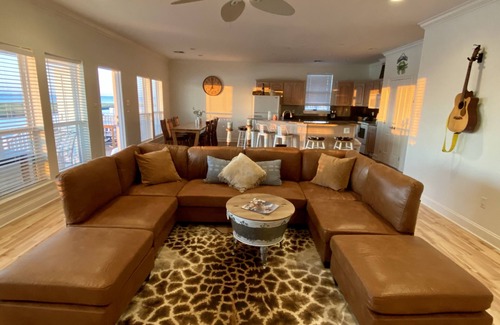 Lake Catherine House | Unwind by the Water - property 35 minutes to the French Quarter