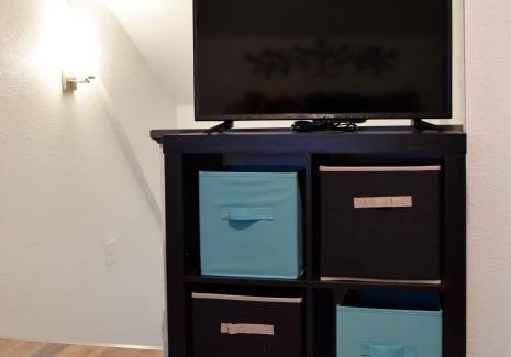 Pittsburgh Apartment | Unwind in a Bright Comfortable Apartment for 3