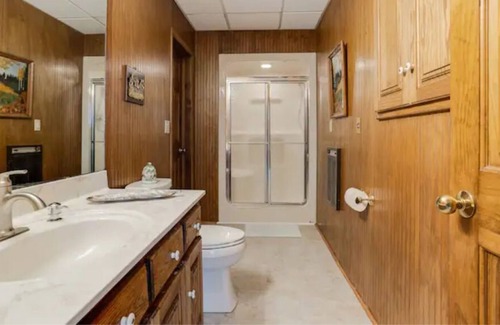 Easley Apartment | Unwind in a cozy woodland space ~King Bed