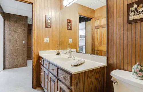 Easley Apartment | Unwind in a cozy woodland space ~King Bed