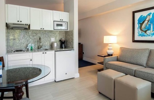 St. Pete Beach Hotel | Unwind in Our Florida Haven! 2 Spacious Units, Outdoor Pool!