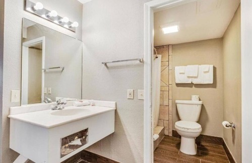 Elk City Hotel | Unwind In Room Near Route 66 Attractions W/Parking + Pets Allowed