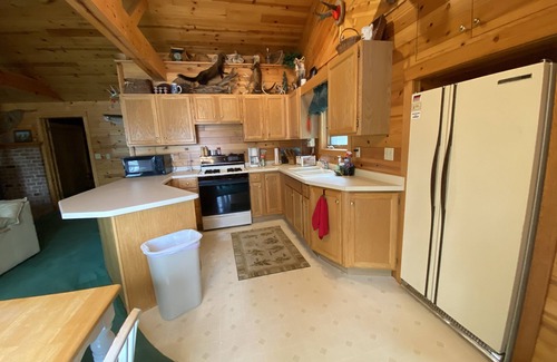 Lakewood Cottage | "Up North" Lake Home $185 night
