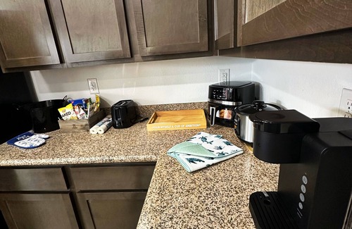 Whitney House | Up to 12 people with bubbling spa & Photo Booth FREE