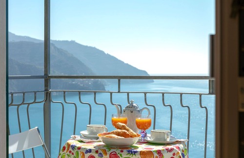Corniglia House | Up to 5 guest house above the Cliff House