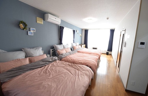 Nishi Apartment | Up to 8 guests, comfy room in Miyanosawa