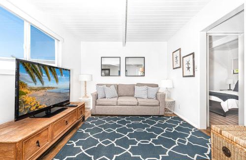 Balboa Island House | Updated 1Br Bayfront Cottage W Deck In Quiet Balboa Island By Beachview Rentals