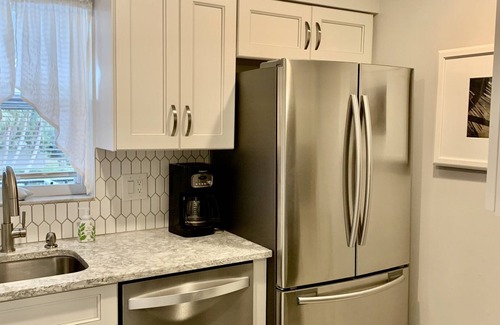 Siesta Key Condo | Updated 2BR 2BA, Walk to Siesta Beach, Beautiful Grounds, Pool & Covered Parking