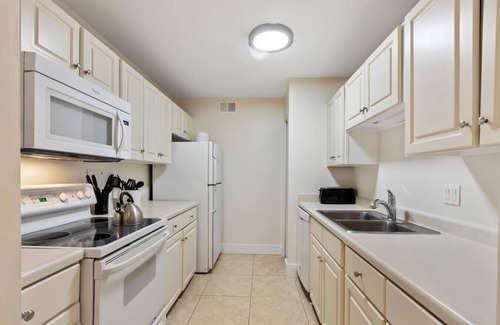 Sea Pines Apartment | Updated 3BR Sea Pines-New Furnishings-Sleeps 8-Pool - 887 Ketch Court