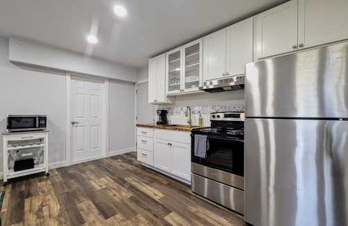 Pella Apartment | Updated apartment at Mid North Flats!