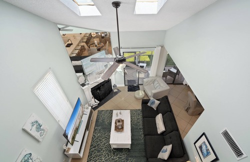 Orange Beach House | UPDATED BATHS! LAST MINUTE DEALS-Coastal Modern END UNIT in OBA-WALK Everywhere!