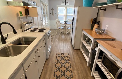 Clear Lake Cabin | UPDATED COTTAGE - Prime Location