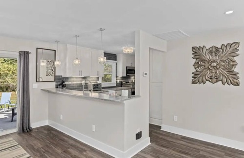 Myrtle Beach House | Updated home.3 bdrm, 2.5 bath, w/d, spacious yard, off-street parking for 3 cars